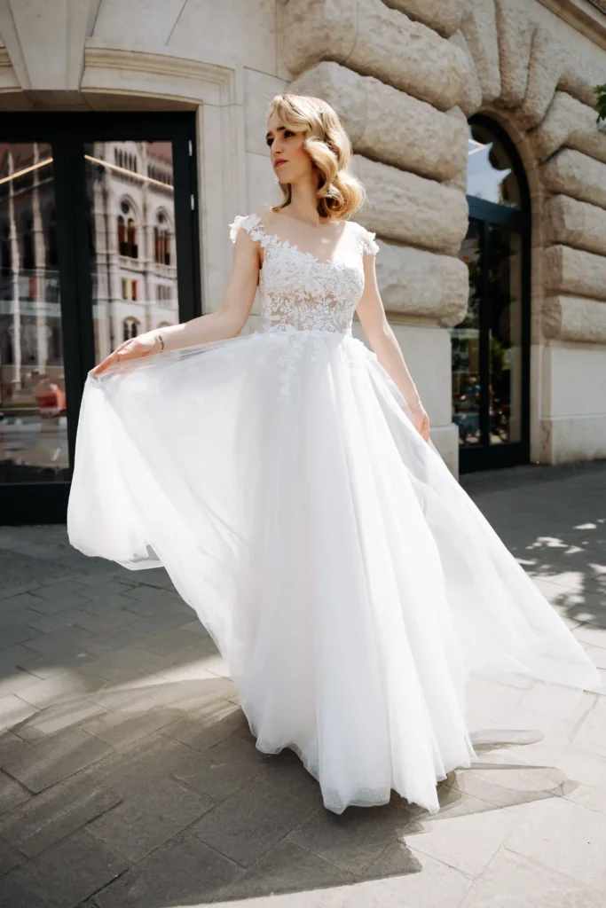 Esküvői ruha Inez 2