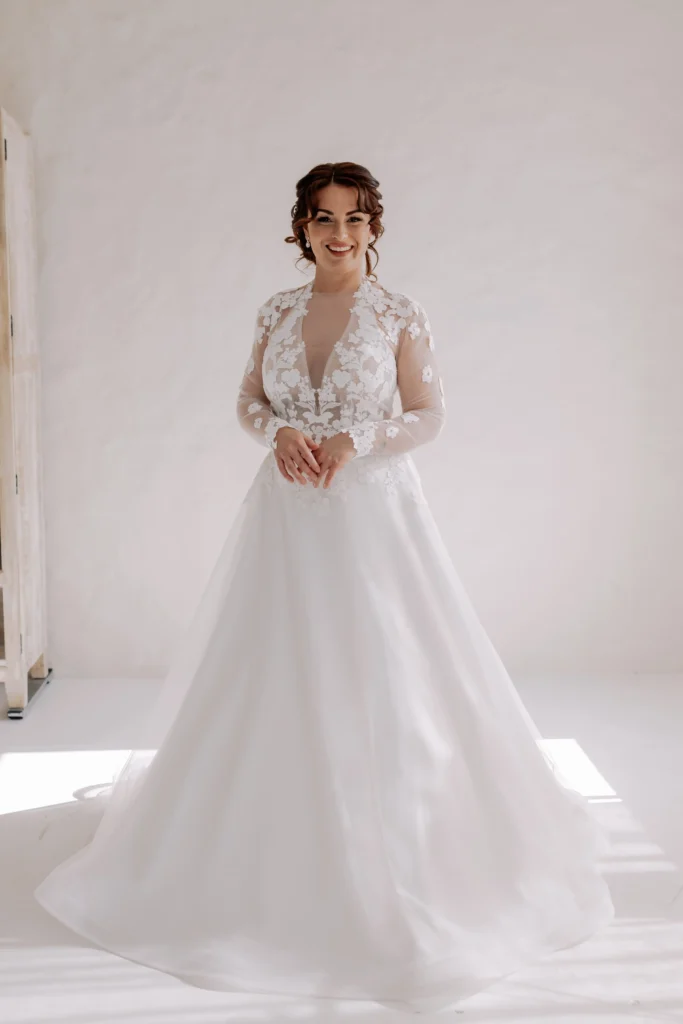 Esküvői ruha Iris 3